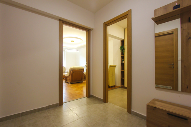 Две квартиры с двумя спальными комнатами в Будве в тихом месте