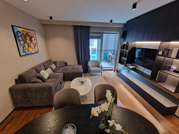 Продается современная квартира в Будве с видом на море